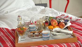 Quinlan & Cooke Boutique Townhouse Hotel Кахерсивен Екстериор снимка
