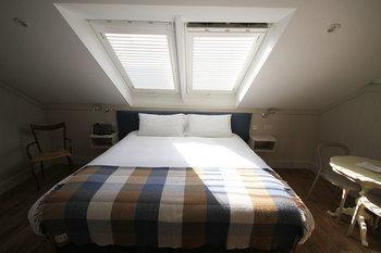 Quinlan & Cooke Boutique Townhouse Hotel Кахерсивен Екстериор снимка